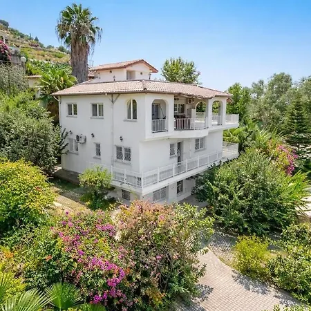 Villa Panoramic Sea & Mountain View In *